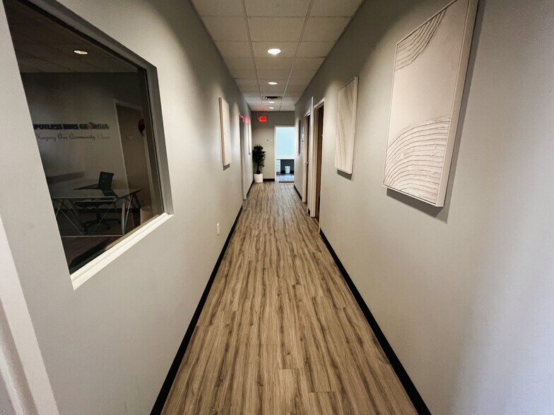 More Photos Of 3905 Johns Creek Ct, Suwanee Medical For Lease