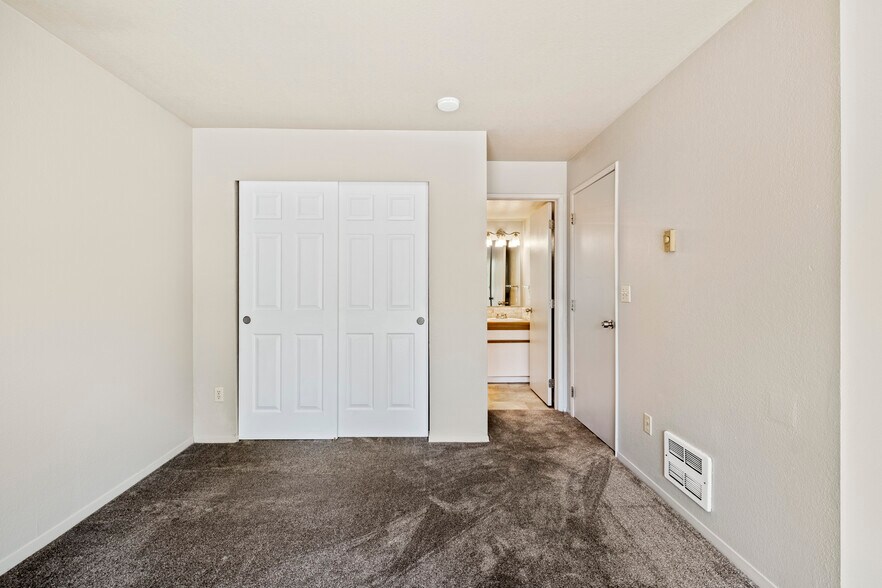 More Photos Of 21125 81st Dr NE, Arlington Apartments For Sale