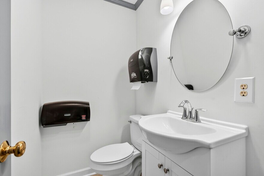 More Photos Of 650 Millwood Ave, Winchester Office For Lease