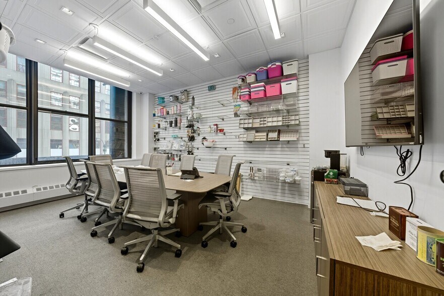 More Photos Of 15 W 34th St, New York Office For Lease