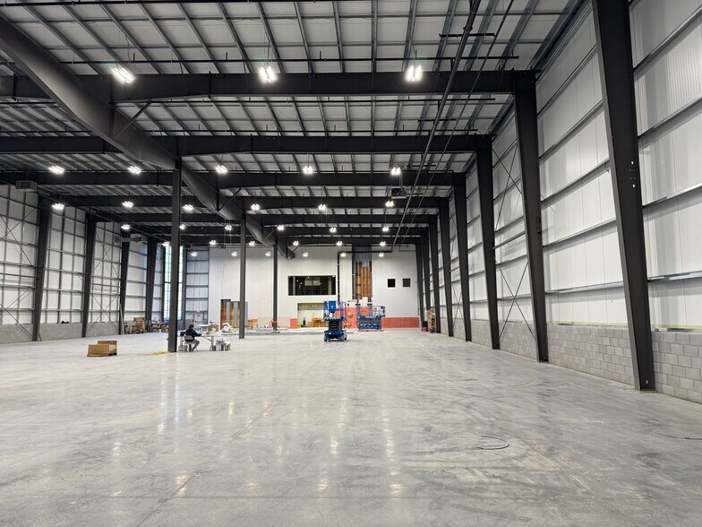 More Photos Of 3 Patterson Rd, Shirley Warehouse For Lease