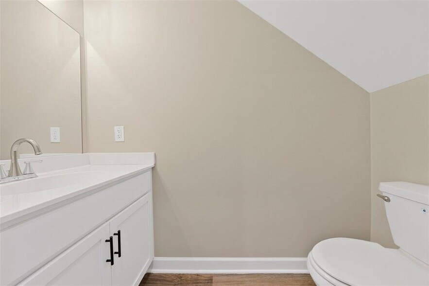 More Photos Of 721 Plano Rd, Bowling Green Apartments For Sale