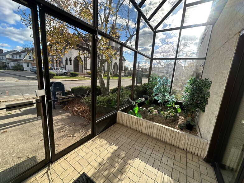 More Photos Of 135 Rockaway Tpke, Lawrence Office For Lease