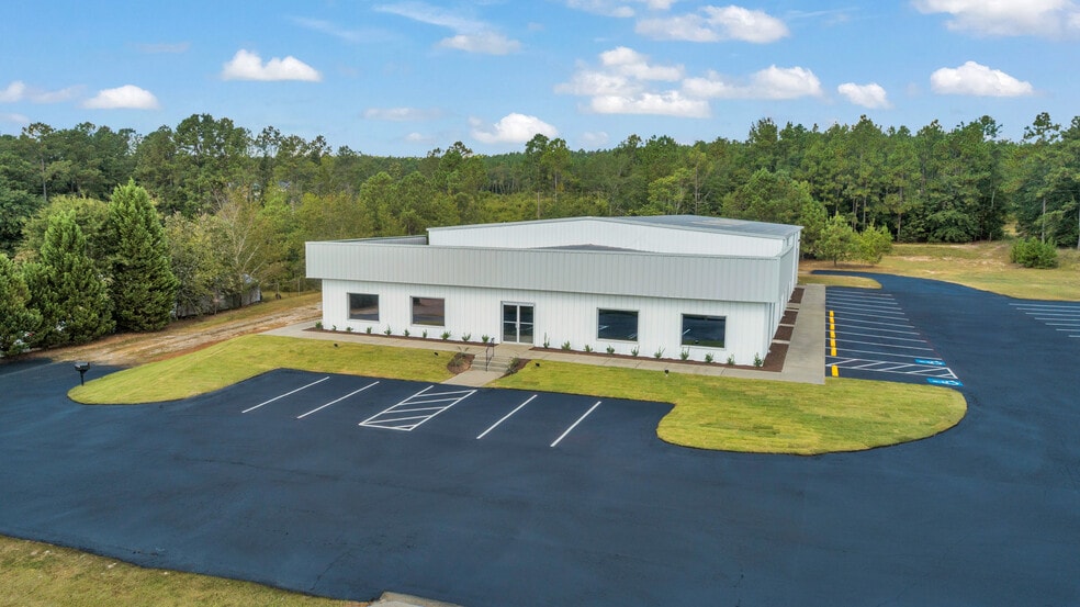 More Photos Of 1982 Us-1, Graniteville Showroom For Sale
