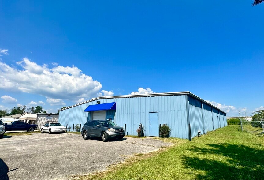 More Photos Of 3720 Wesley St, Myrtle Beach Warehouse For Lease