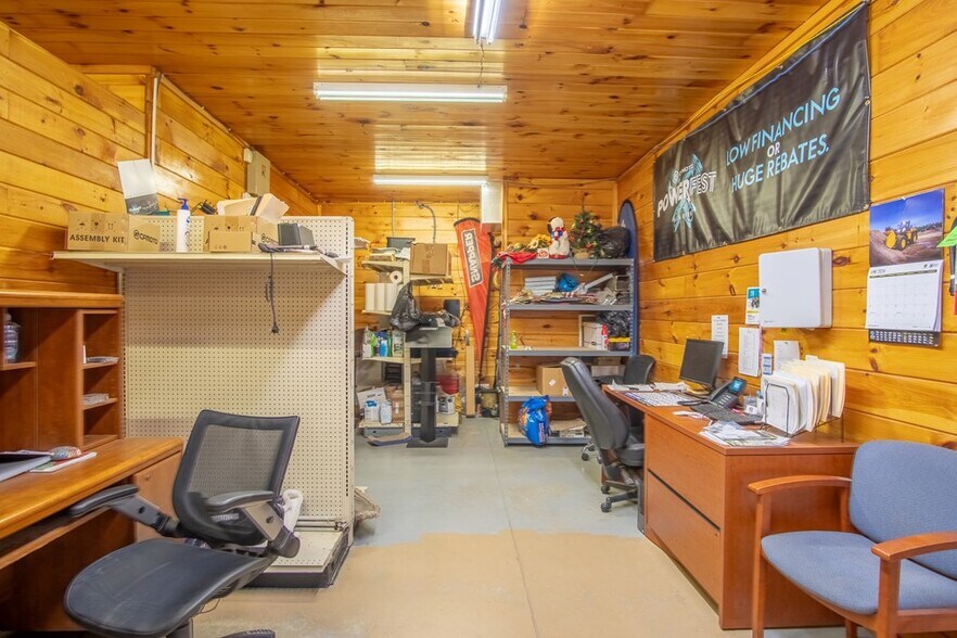 More Photos Of 424 Terrell Rd, Franklin Showroom For Sale