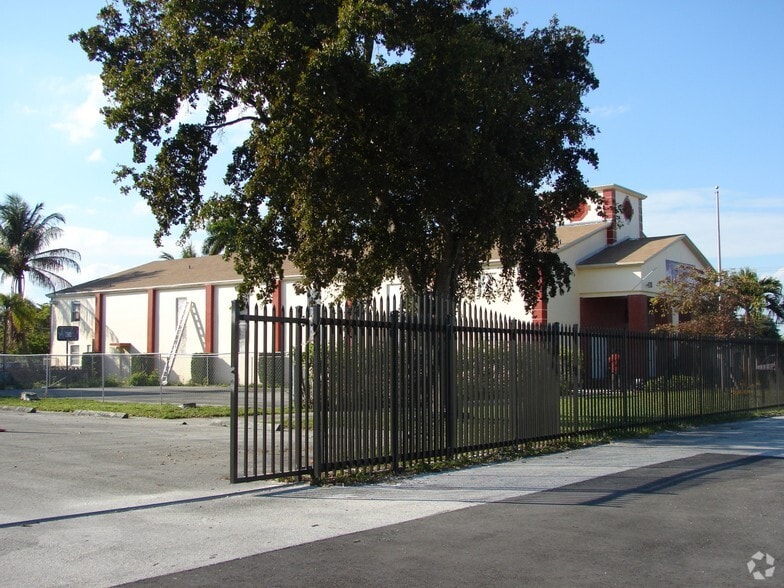 More Photos Of 4101 SW 61st Ave, Davie Specialty For Sale