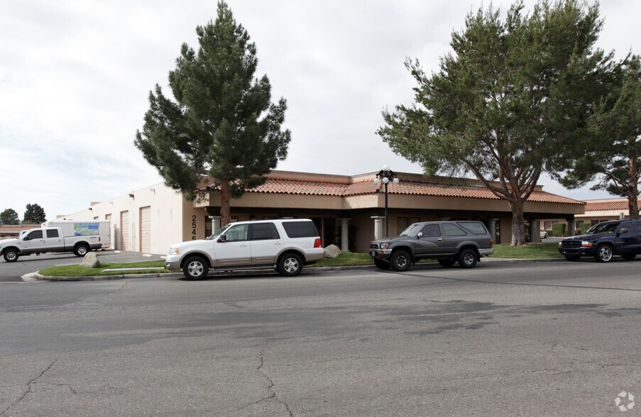 Primary Photo Of 2545 E Chandler Ave, Las Vegas Flex For Sale