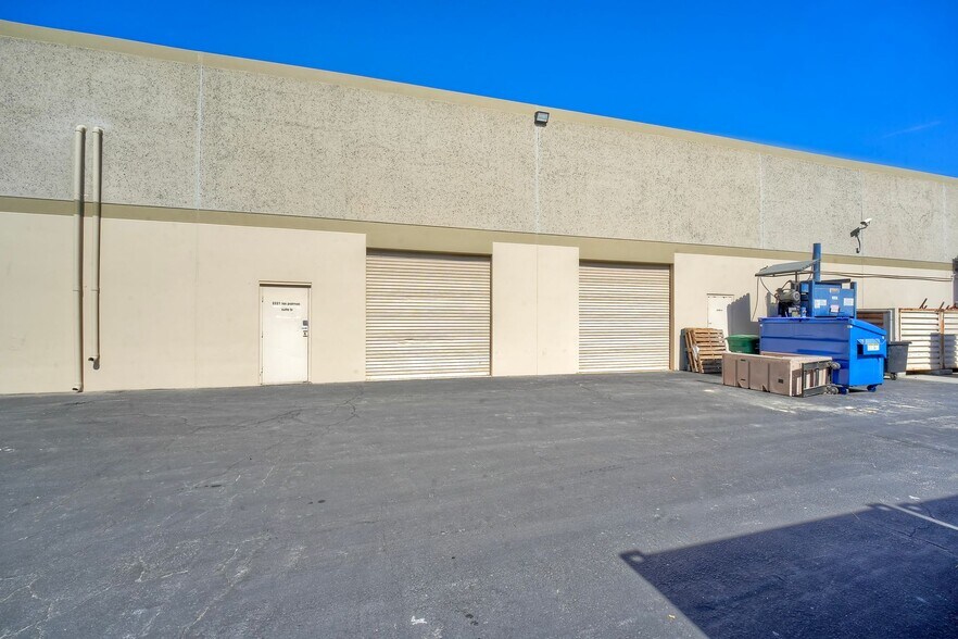 More Photos Of 2221 Las Palmas Dr, Carlsbad Warehouse For Sale