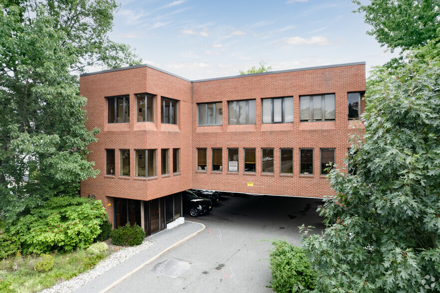 Primary Photo Of 617 E Palisade Ave, Englewood Cliffs Office For Lease