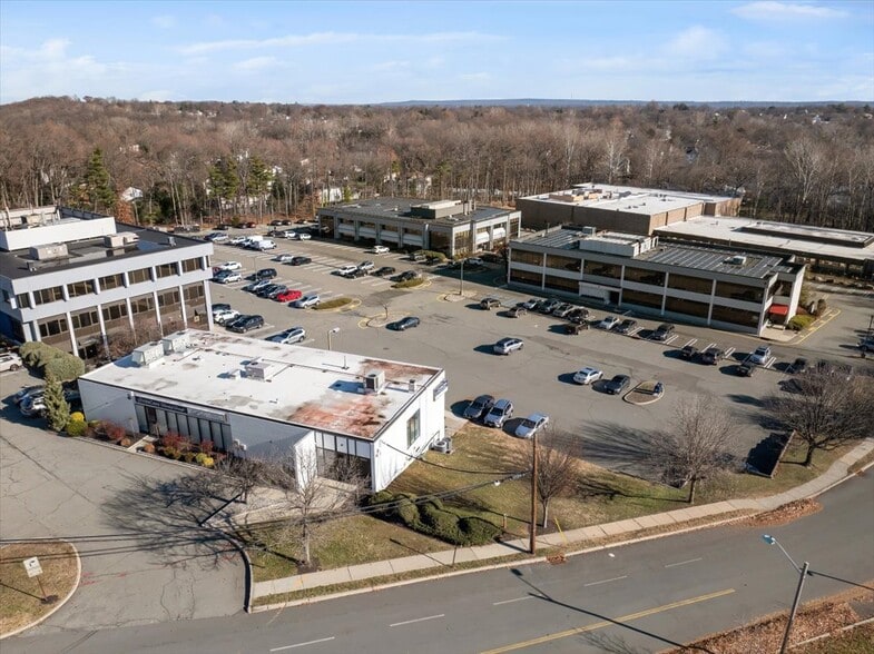 More Photos Of 2 Forest Ave, Paramus Medical For Lease