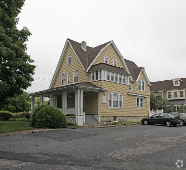 More Photos Of 2 White Horse Pike, Haddon Heights Coworking Space