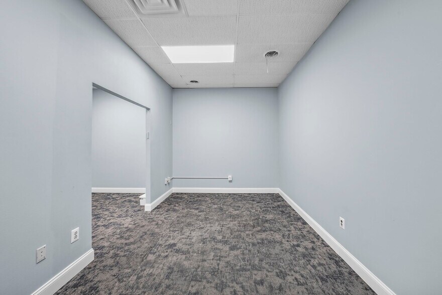 More Photos Of 1245 US 1, Edison Medical For Lease