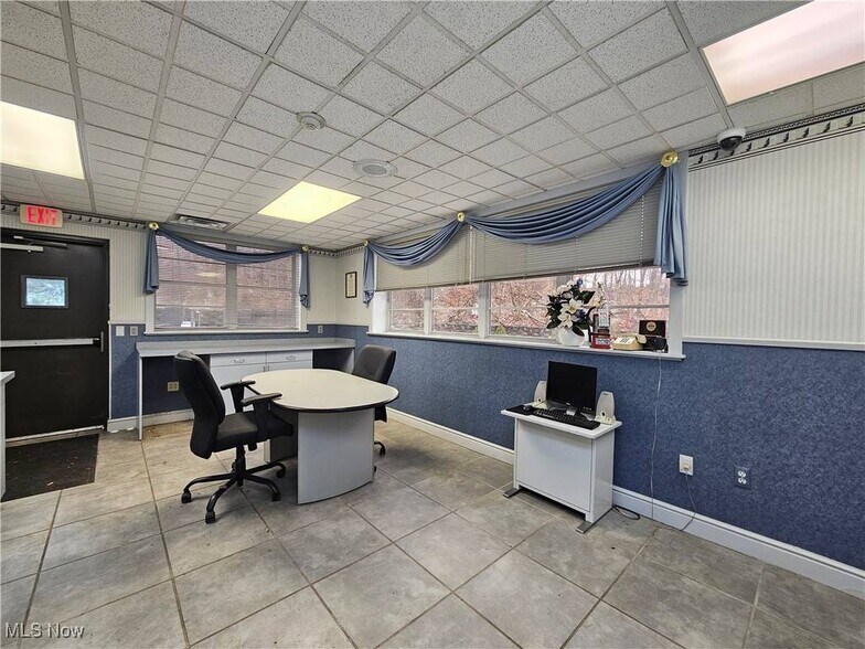 More Photos Of 1344 Cove Rd, Weirton Flex For Sale