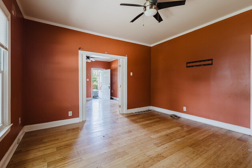 More Photos Of , Lexington Specialty For Sale