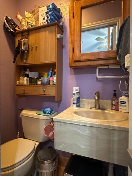 More Photos Of 5850 W Olympic Blvd, Los Angeles Hotel For Sale