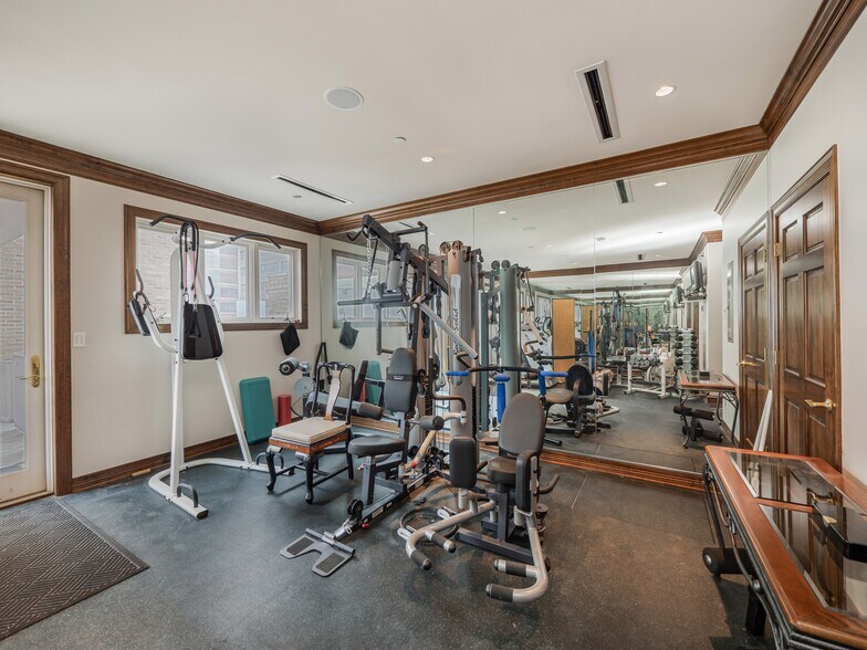 More Photos Of 805 N Congress Ave, Austin Storefront Retail Residential For Sale