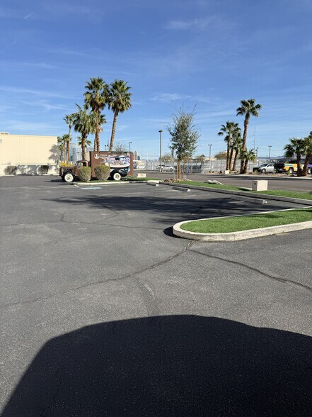 More Photos Of 4770 W University Ave, Las Vegas Warehouse For Sale