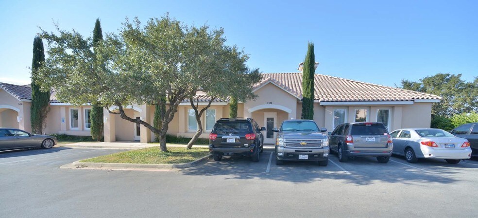 More Photos Of 19222 Stonehue, San Antonio Medical For Lease