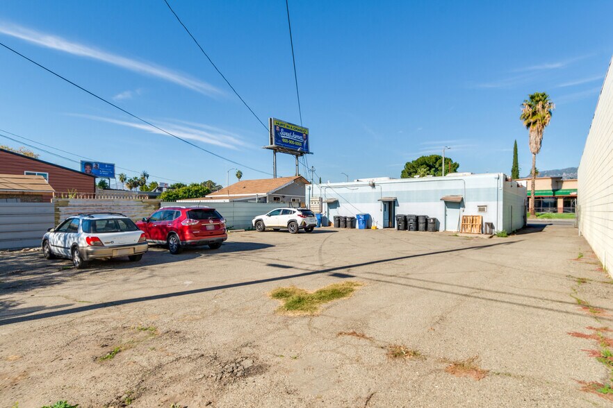 More Photos Of 261 E Base Line St, San Bernardino General Retail For Sale