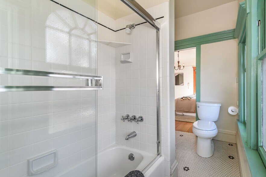 More Photos Of 8 Keller St, Petaluma Office Residential For Sale