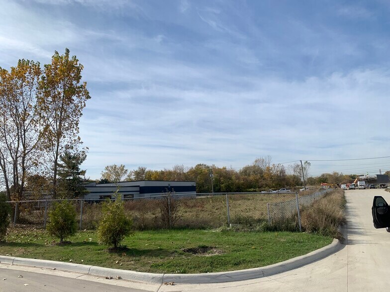 More Photos Of 100 Macomb Daily Dr, Mount Clemens Land For Sale