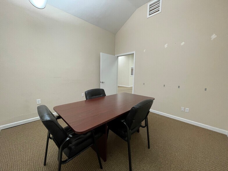 More Photos Of 130 W A St, Dixon Office For Lease