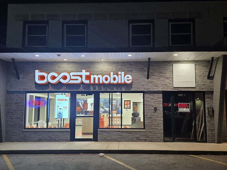 More Photos Of 1025 E 162nd St, South Holland Storefront Retail Office For Lease