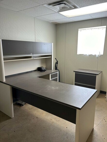 More Photos Of 7118 N Hwy 81, Duncan Unknown For Lease