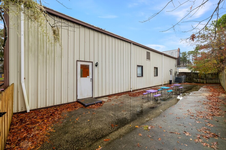 More Photos Of 204 Tibet Ave, Savannah Daycare Center For Sale