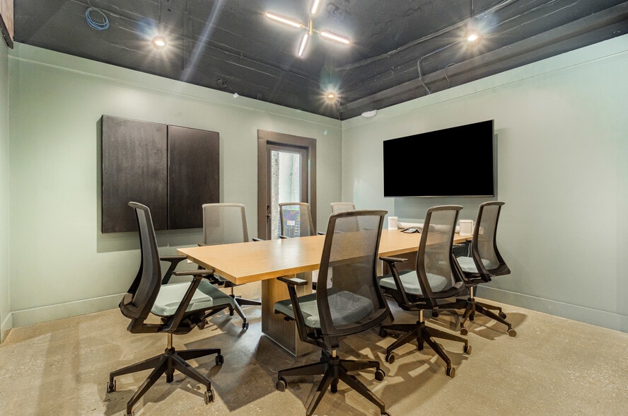 More Photos Of 1917 S Harbor City Blvd, Melbourne Office For Sale