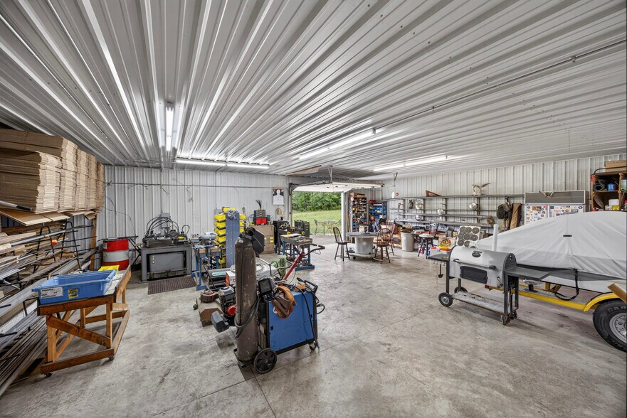 More Photos Of 169 Greystone Dr, Crossville Industrial For Sale