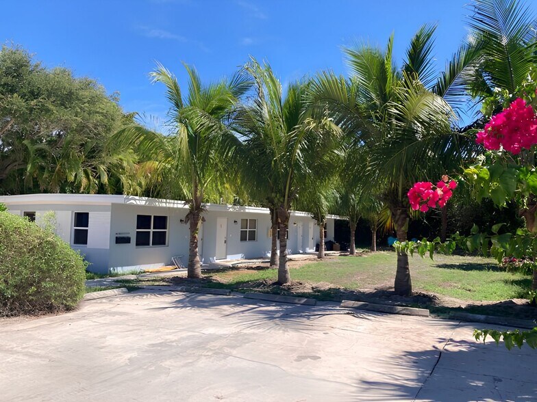 More Photos Of 950 Sandpiper Ln, Vero Beach Apartments For Sale