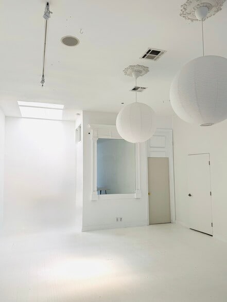 More Photos Of 351-353 S La Brea Ave, Los Angeles Storefront Retail Office For Lease