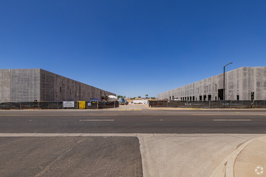 More Photos Of 7550 N Glen Harbor Blvd, Glendale Distribution For Lease