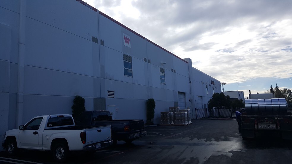 More Photos Of 9190 Hyssop Dr, Rancho Cucamonga Warehouse For Lease
