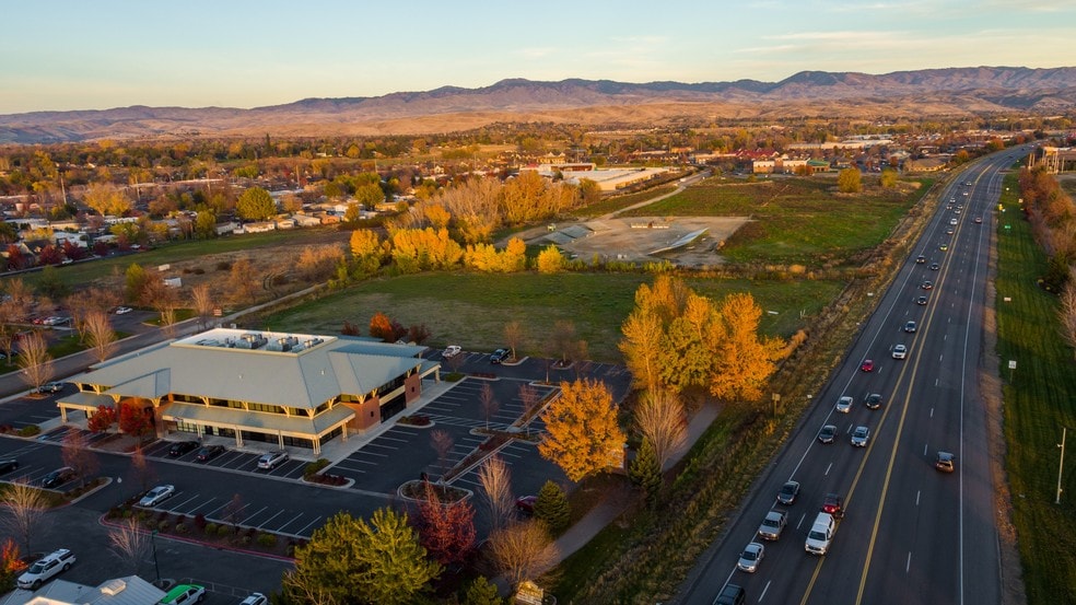 More Photos Of 408 S Eagle Rd, Eagle Coworking Space