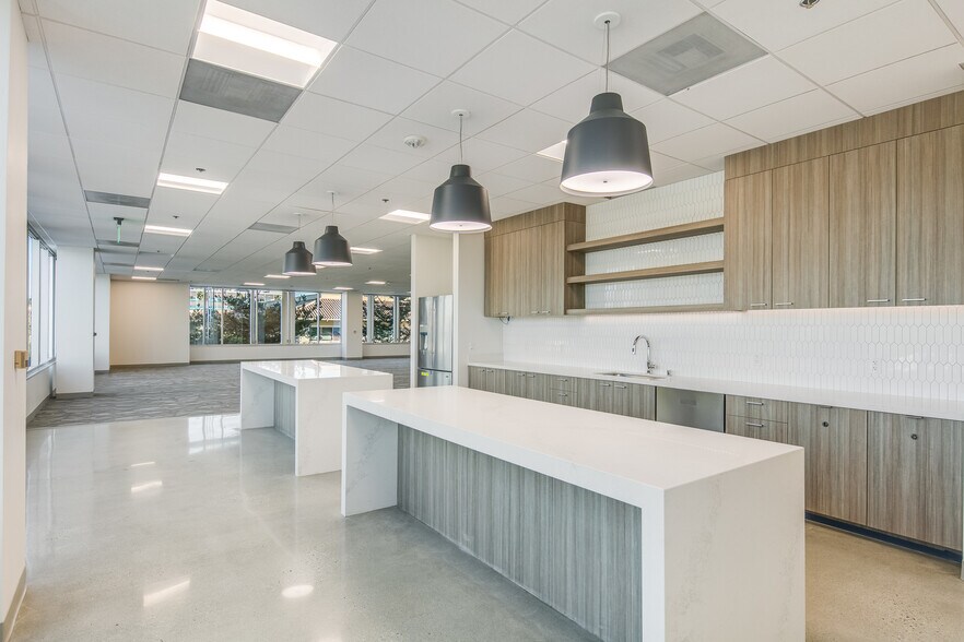 More Photos Of 2953 Bunker Hill Ln, Santa Clara Loft Creative Space For Lease