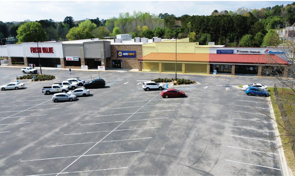 More Photos Of 1009-1021 Crossroads Plaza Dr, Moody Storefront For Lease