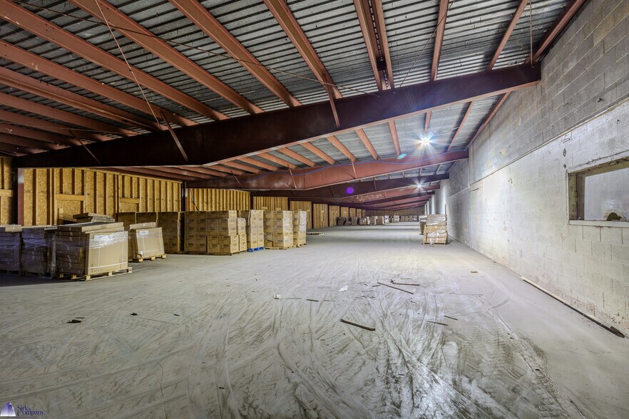 More Photos Of 7845 Carneal Rd, West Paducah Warehouse For Lease