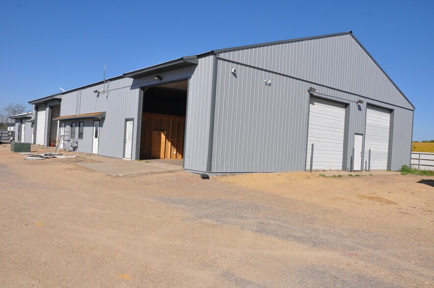 More Photos Of 4306 Highway 12 SE, Delano Self Storage For Lease