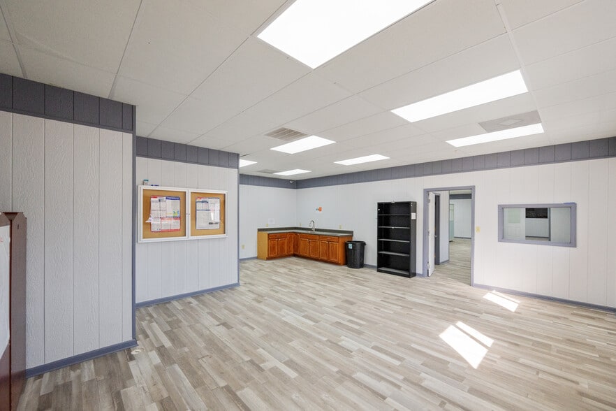 More Photos Of 19225 Main St W, Huntingdon General Retail For Sale