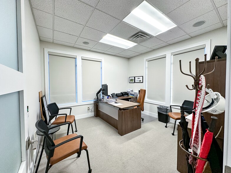 More Photos Of 11118 Coldwater Rd, Fort Wayne Office For Sale