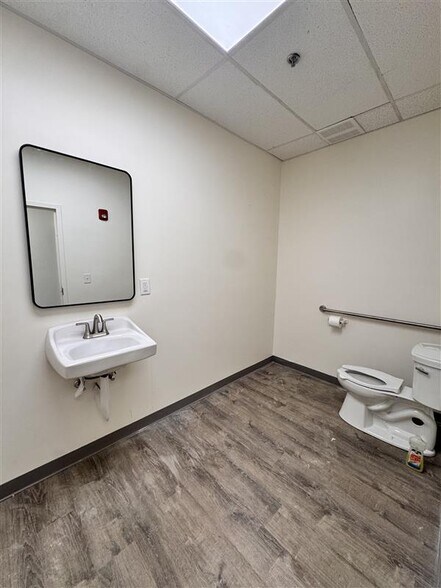 More Photos Of 1625 Washington St, Holliston Unknown For Lease