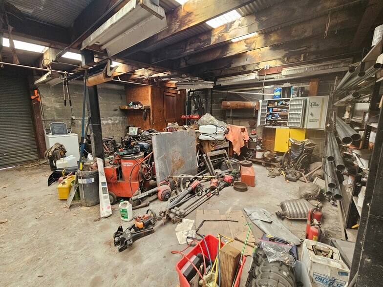 More Photos Of 1737 S Burlington Rd, Bridgeton Flex For Sale