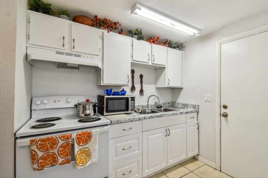 More Photos Of 4507-4517 E Giddens Ave, Tampa Multifamily For Sale