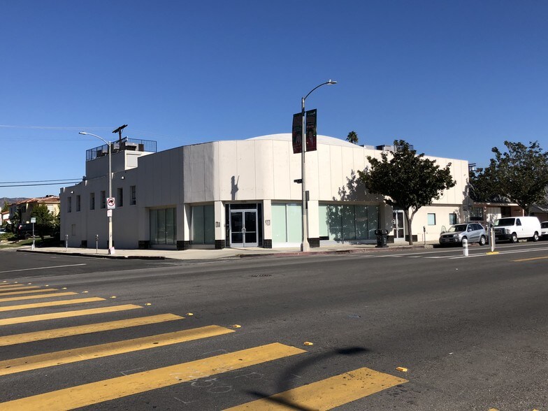 More Photos Of 7323 Beverly Blvd, Los Angeles Freestanding For Lease