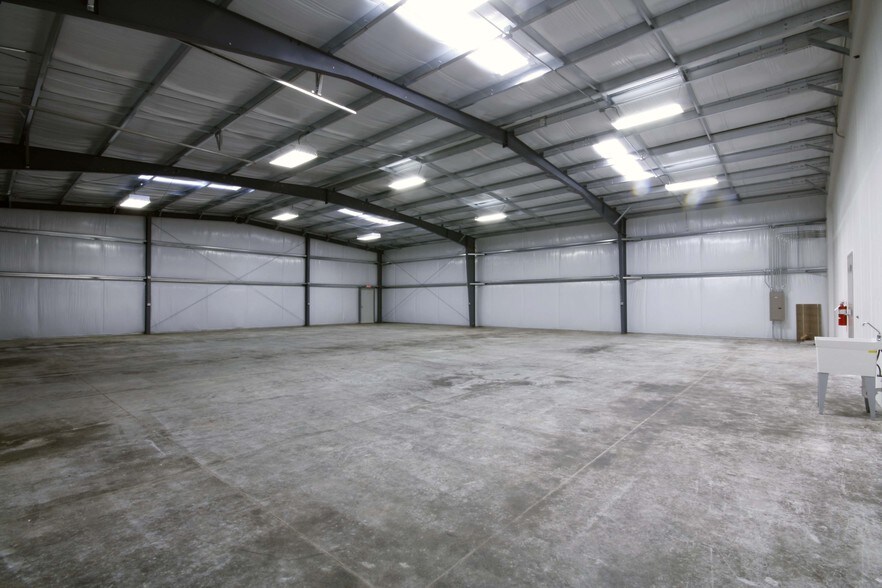 More Photos Of 405 Enterprise St, Longview Warehouse For Sale