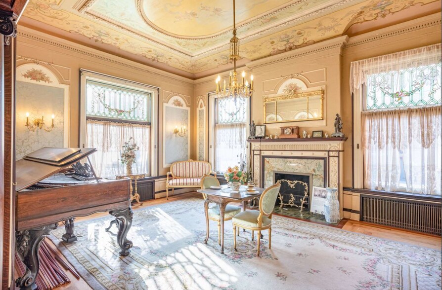 More Photos Of 623 Broadway St, Baraboo Specialty For Sale