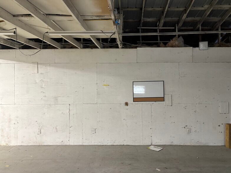 More Photos Of 2707 US Highway 80, Bloomingdale General Retail For Sale